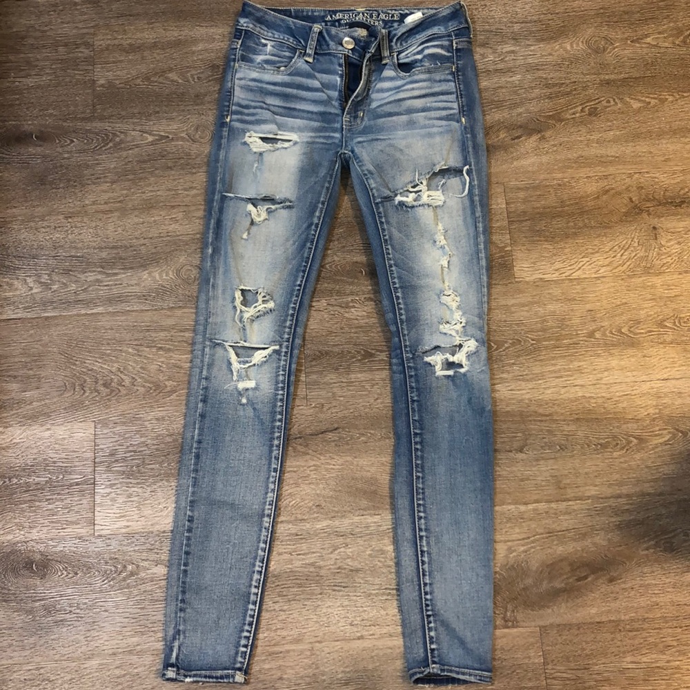 Skinny ripped American eagle jeans